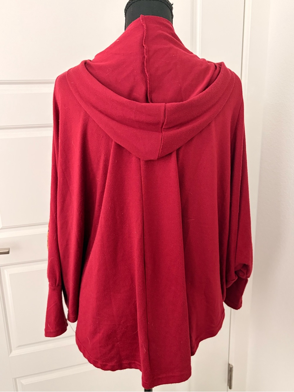 Crimson Hooded Capelet Cardigan - Picture 4 of 5